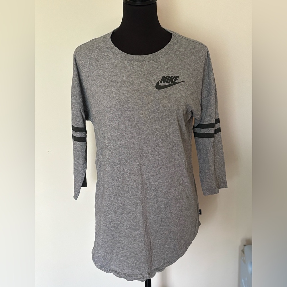 [Nike] women’s 3/4 sleeve t shirt